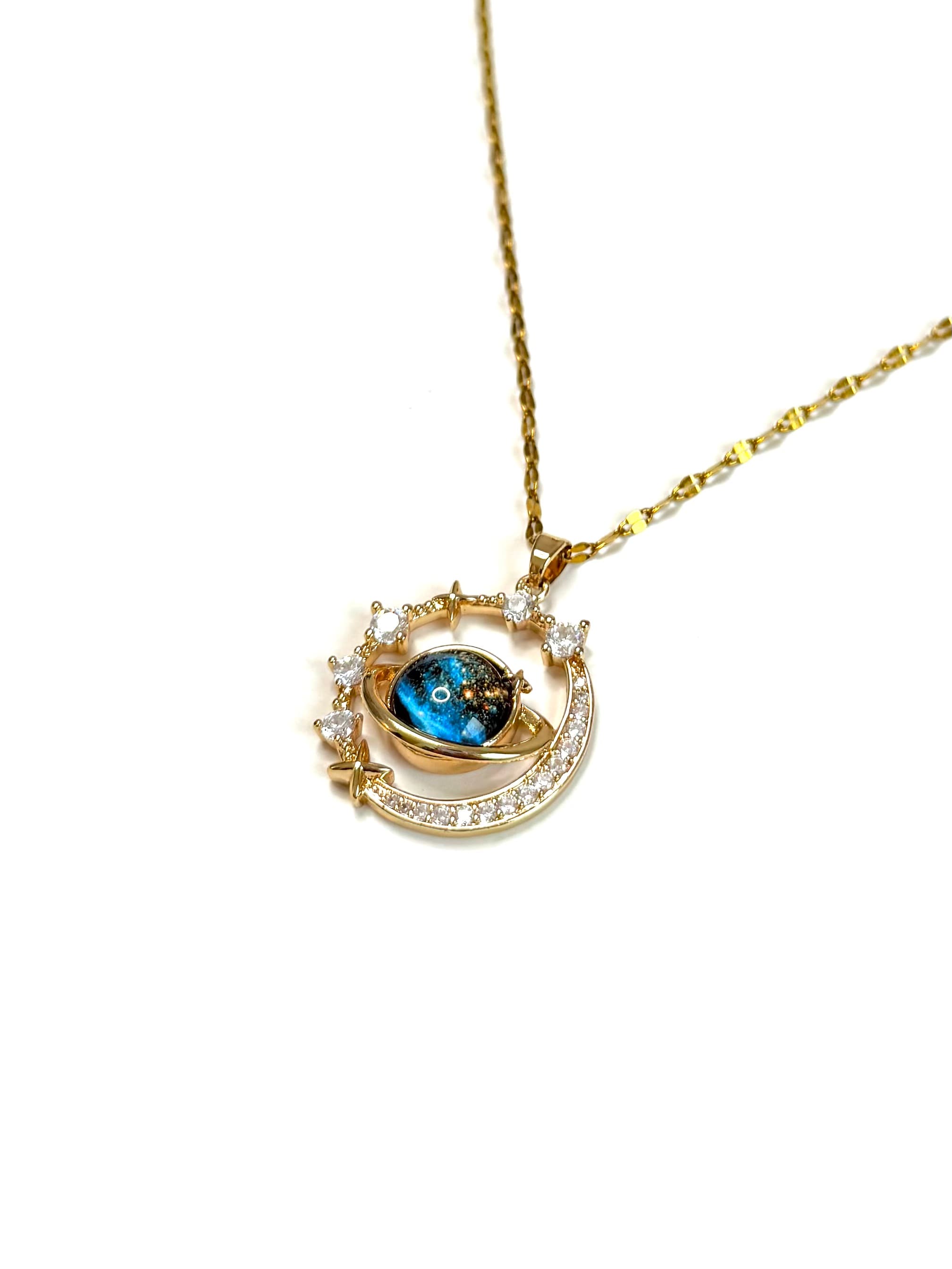 Collar Saturno Dorado 3